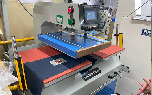 プレス機のイメージ